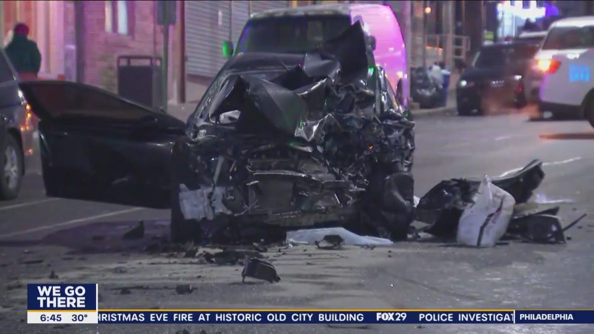 Olney crash leaves 4 hurt, including Philadelphia police officer